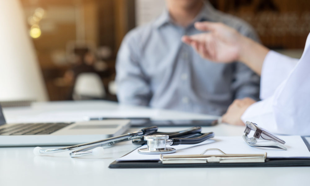 Na primeira consulta com o oncologista o paciente aproveite para tirar suas dúvidas sobre a doença e o tratamento